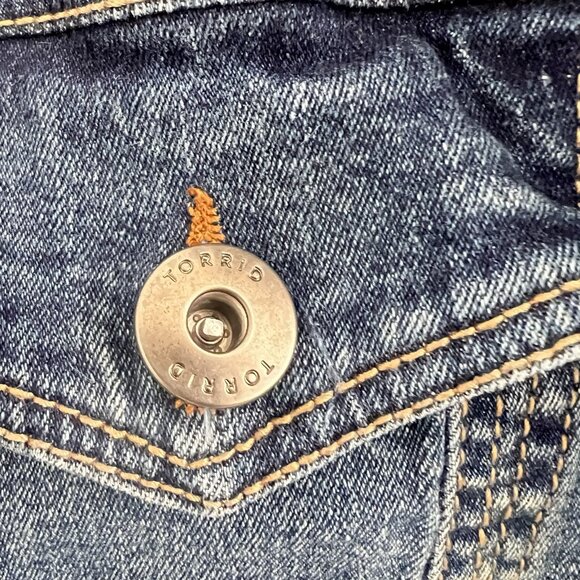 NWOT Torrid denim jean jacket Plus size 2X cotton - Picture 3 of 5
